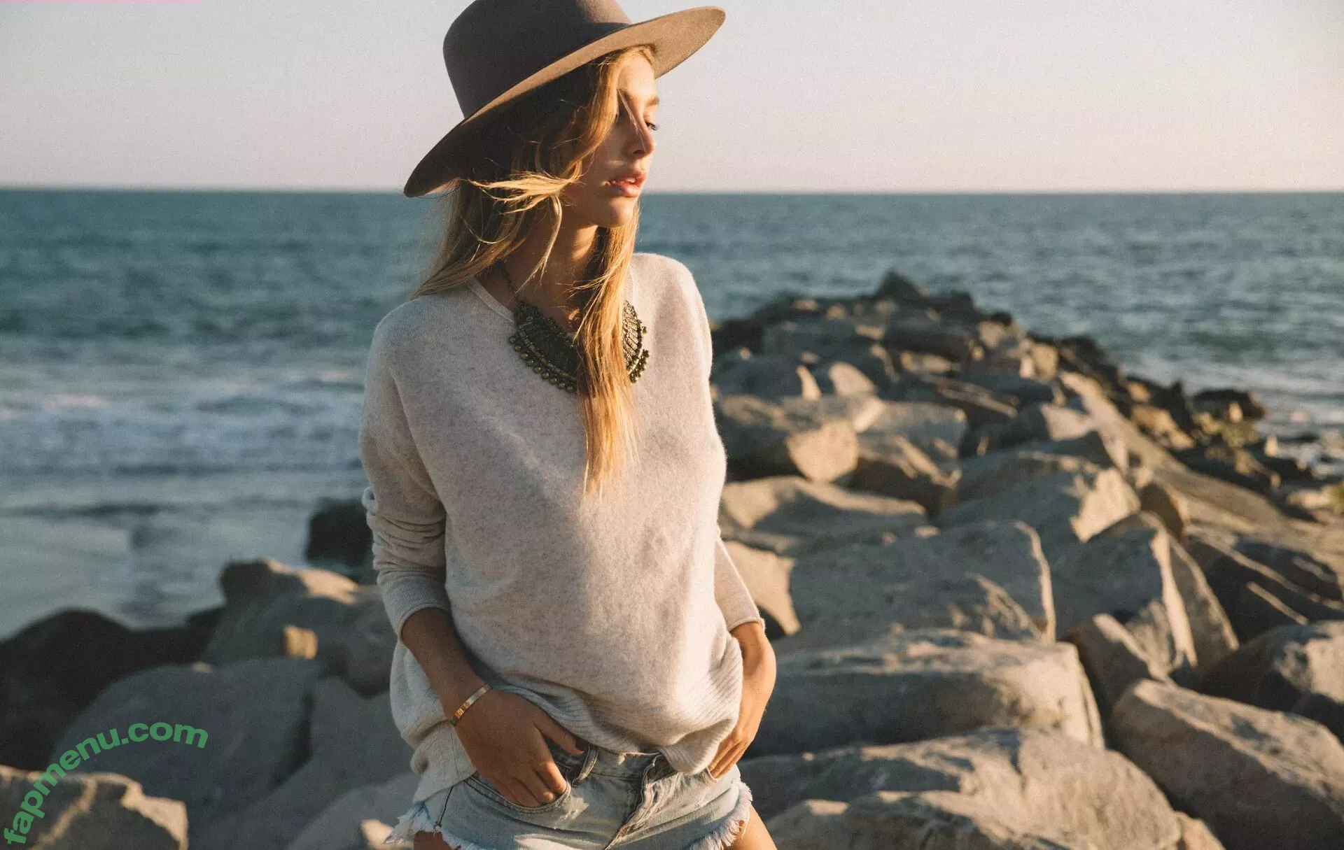 Camila Morrone nude photo #0310 (camilamorrone)