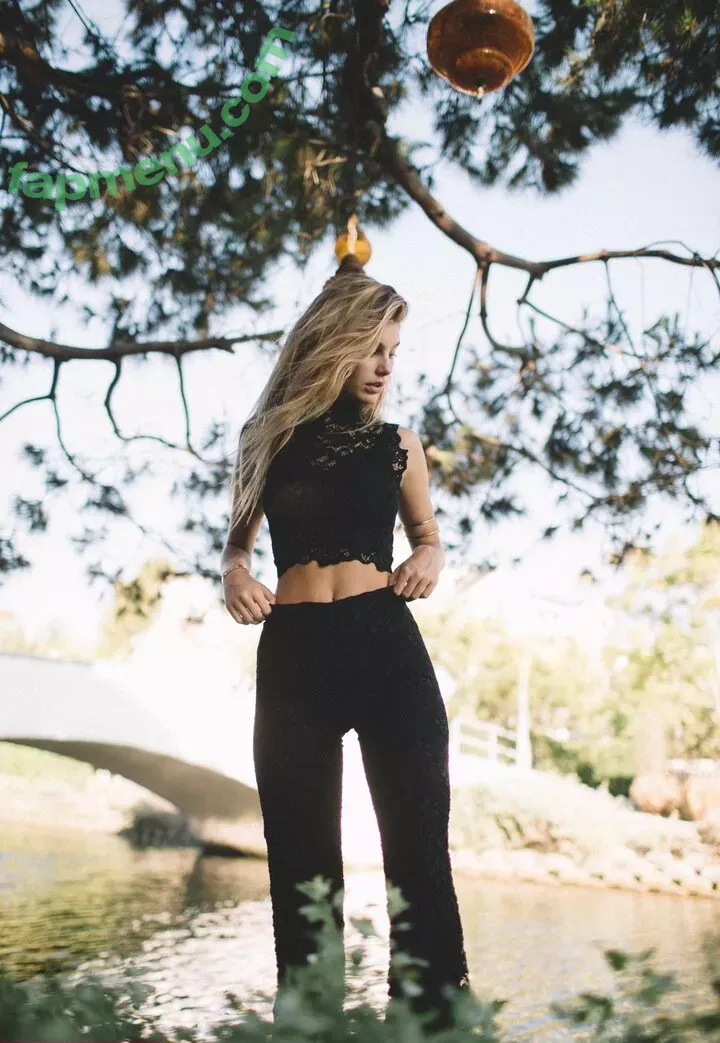 Camila Morrone nude photo #0327 (camilamorrone)