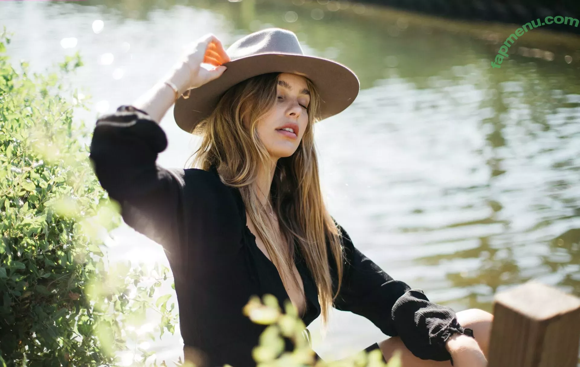 Camila Morrone nude photo #0336 (camilamorrone)