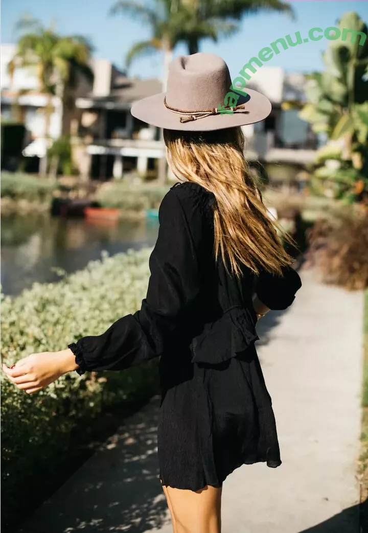 Camila Morrone nude photo #0344 (camilamorrone)