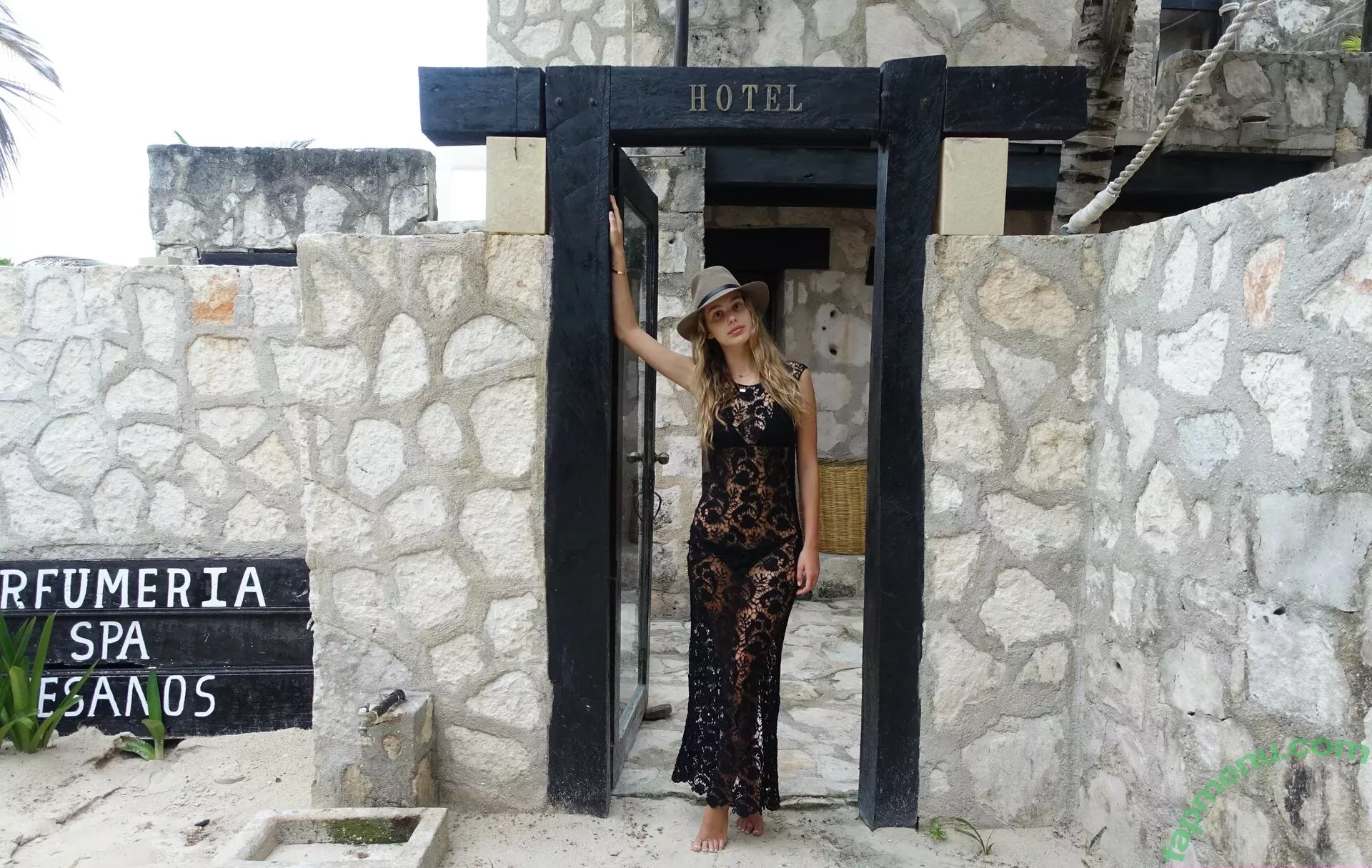 Camila Morrone nude photo #0351 (camilamorrone)