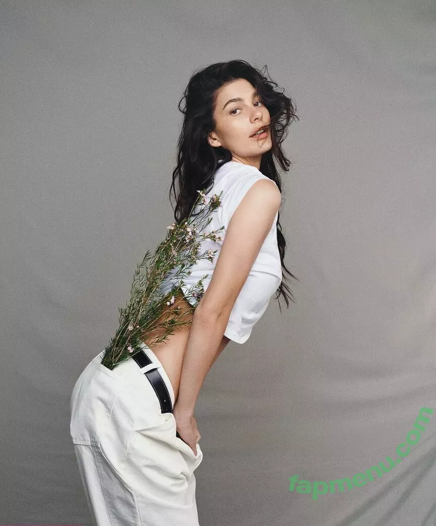 Camila Morrone nude photo #0444 (camilamorrone)