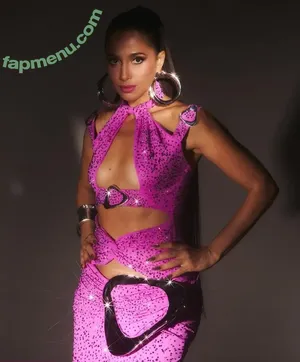 Camila Pitanga / caiapitanga nude photo #0109