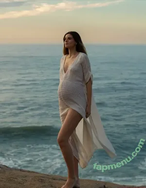Camila Queiroz / camilaqueiroz nude photo #0330