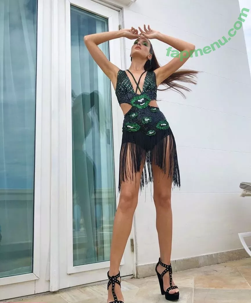 Camila Queiroz nude photo #0015 (camilaqueiroz)