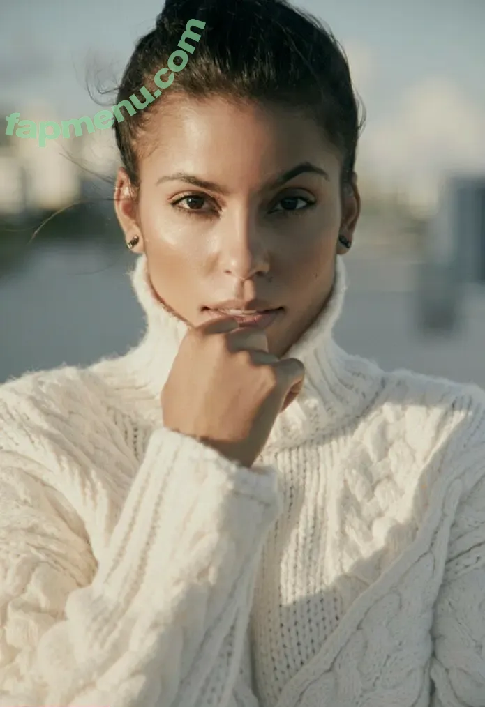 Camila Tavares nude photo #0022 (Camila Tavares)