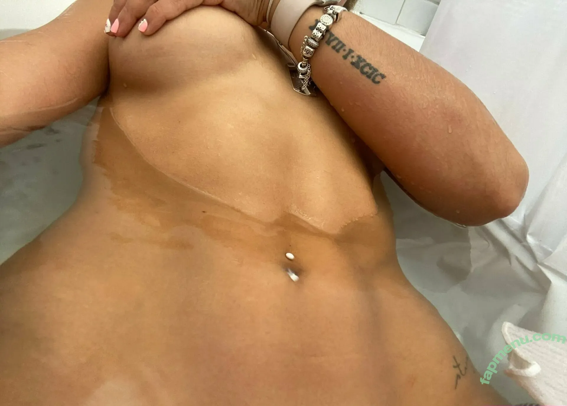 camilcastillo nude photo #0004 (camilaxcastillo)