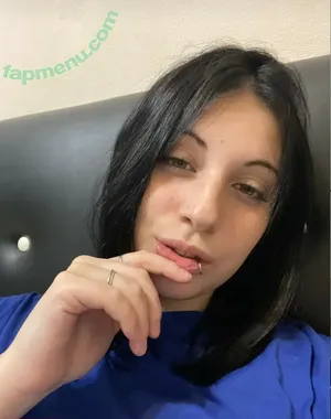 Camilia / camiliacamomile / camiliasinger nude photo #0001