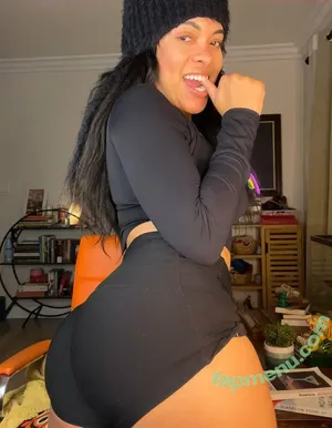 Camille Corbett / thewittygirl nude photo #0008