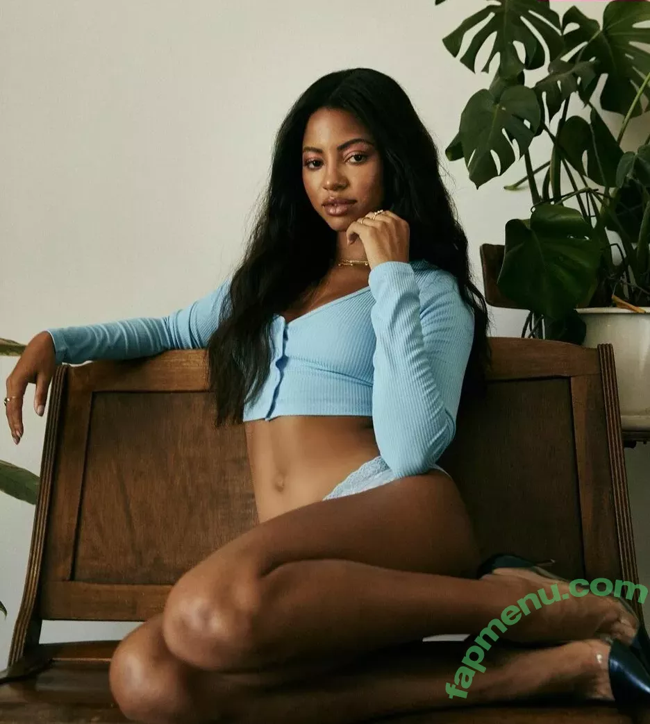 Camille Hyde nude photo #0125 (camillehyde)