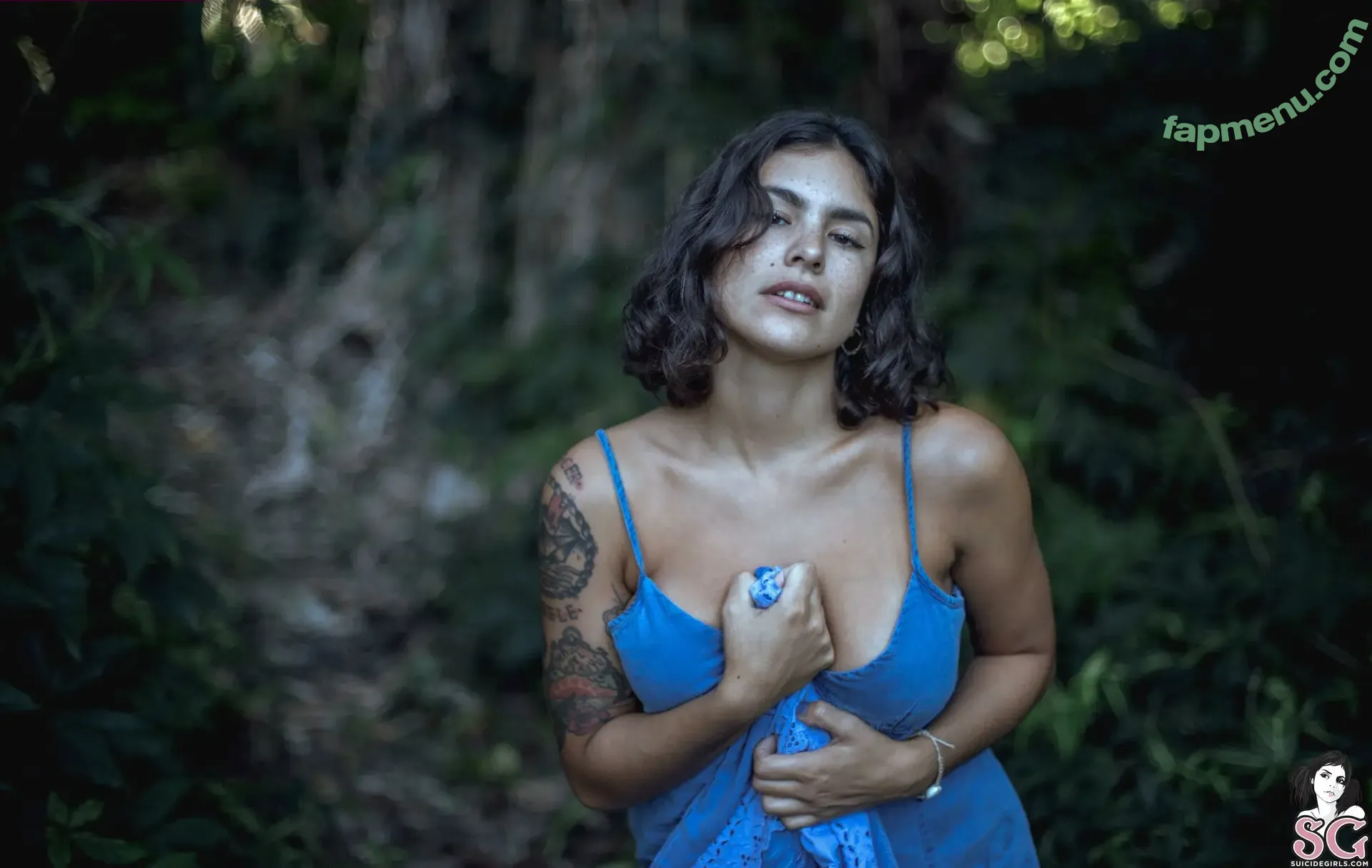 Camille Suicide nude photo #0224 (camilei / camilleelliss)