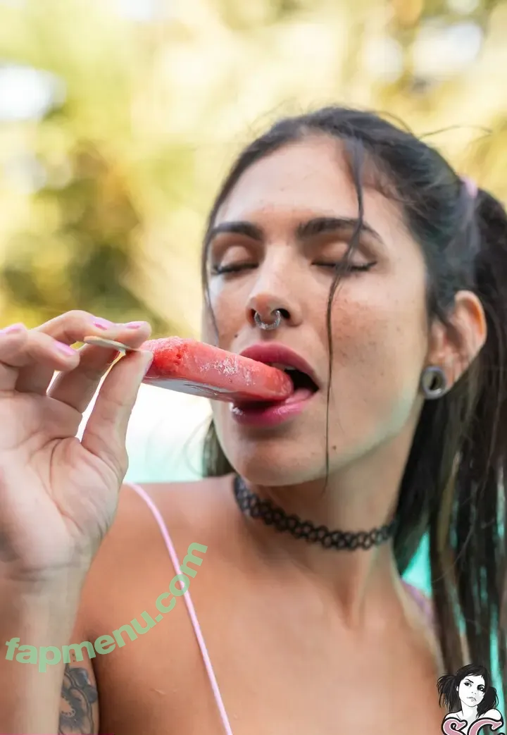 Camille Suicide nude photo #0406 (camilei / camilleelliss)