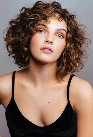 Camren Bicondova / camrenwhy nude photo #0016