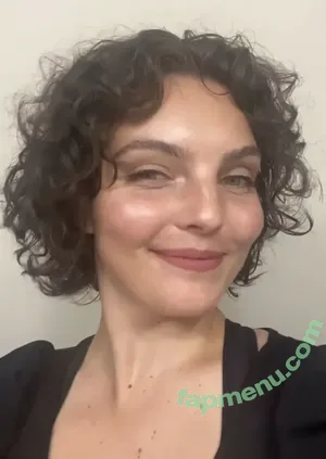 Camren Bicondova / camrenwhy nude photo #0095