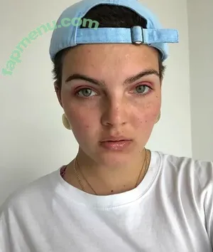 Camren Bicondova / camrenwhy nude photo #0100