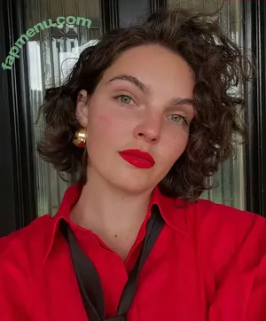 Camren Bicondova / camrenwhy nude photo #0108