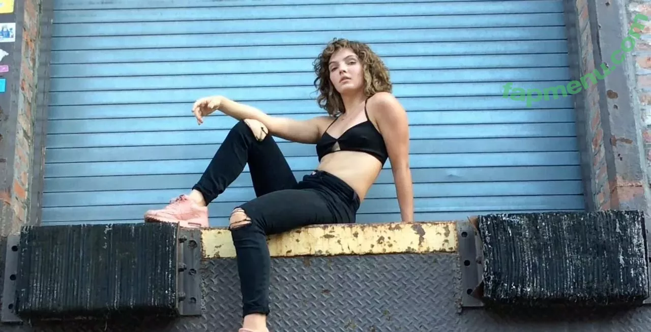 Camren Bicondova nude photo #0028 (camrenwhy)