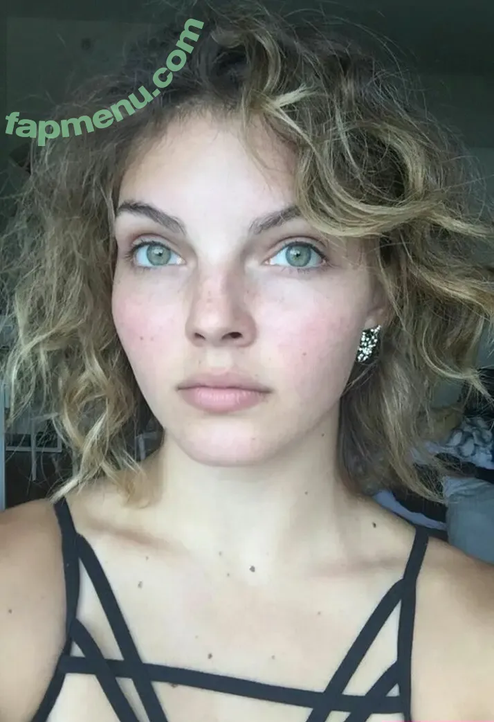 Camren Bicondova nude photo #0104 (camrenwhy)