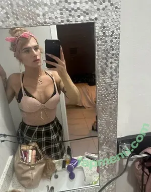 canadianbhaddiee / eajpark nude photo #0006