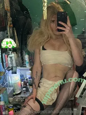 canadianbhaddiee / eajpark nude photo #0016