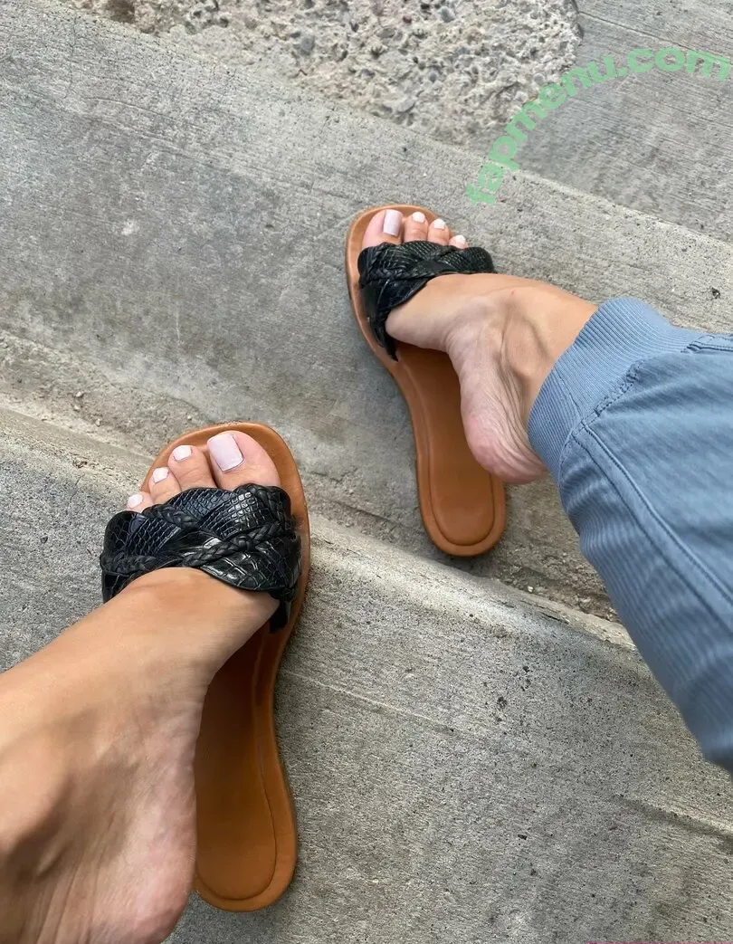canadiansolemate nude photo #0154 (CDNsolemate / lexidoesfeet)