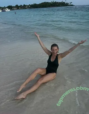 Candace Cameron Bure / candacecbure nude photo #0004