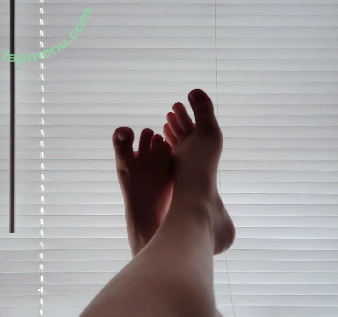 candace.feet nude photo #0002 (candace.feet)