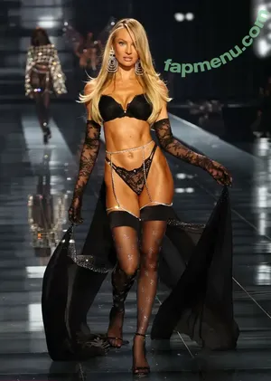 Candice Swanepoel / candiceswanepoel nude photo #0574