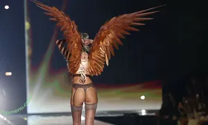 Candice Swanepoel / candiceswanepoel nude photo #0611