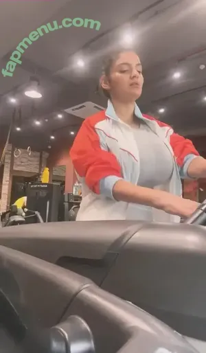 CANDID Boobs / bouncy / braless / cleavage / downblouse / jiggly nude photo #0042