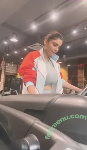 CANDID Boobs / bouncy / braless / cleavage / downblouse / jiggly nude photo #0043