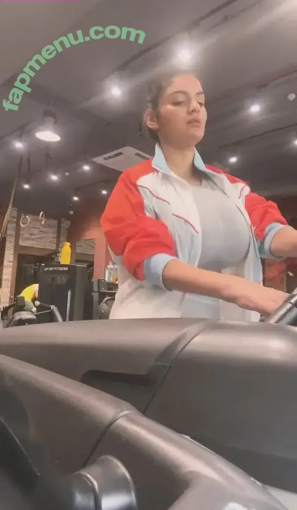 CANDID Boobs nude photo #0042 (bouncy / braless / cleavage / downblouse / jiggly)