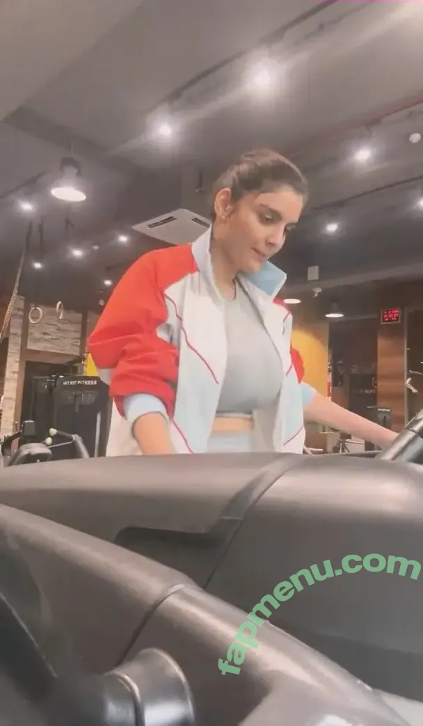 CANDID Boobs nude photo #0043 (bouncy / braless / cleavage / downblouse / jiggly)