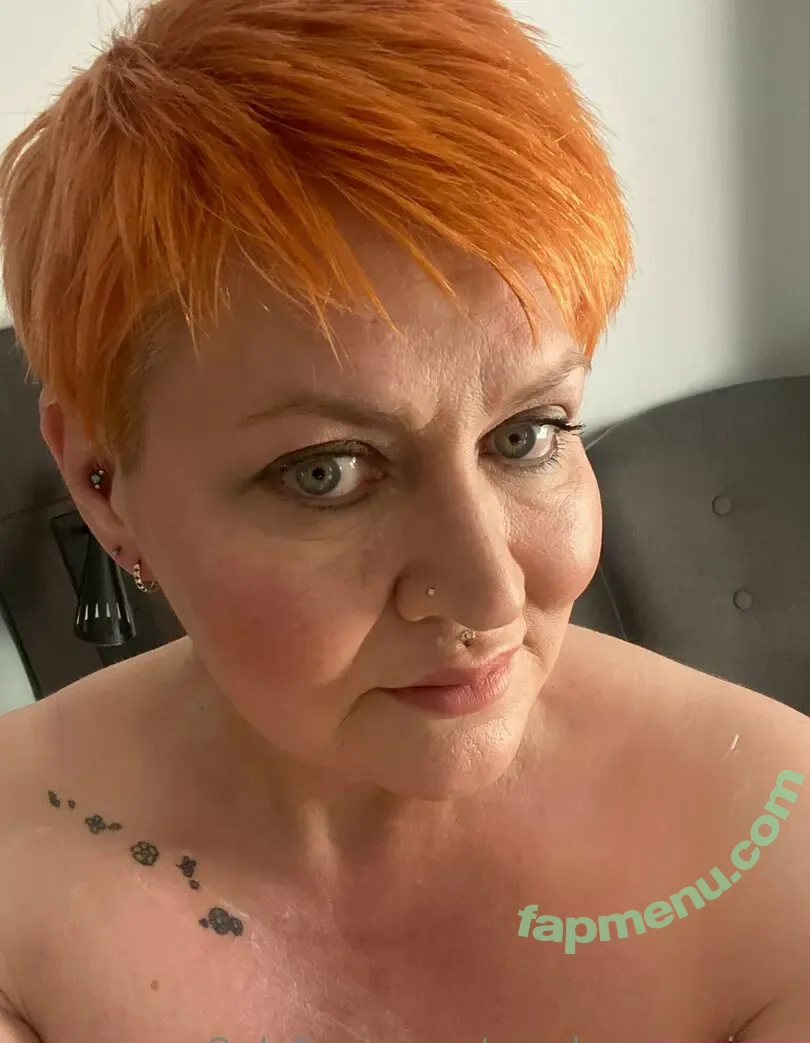 candycummings nude photo #0030 (queen_icandy)