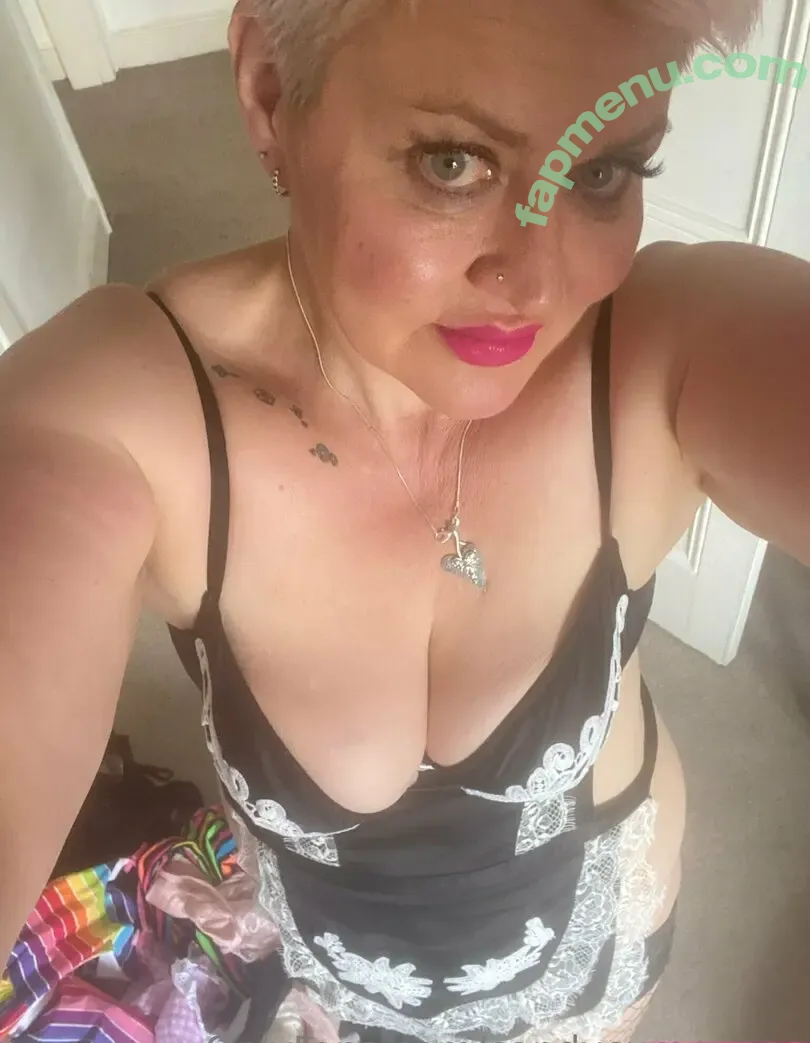 candycummings nude photo #0031 (queen_icandy)