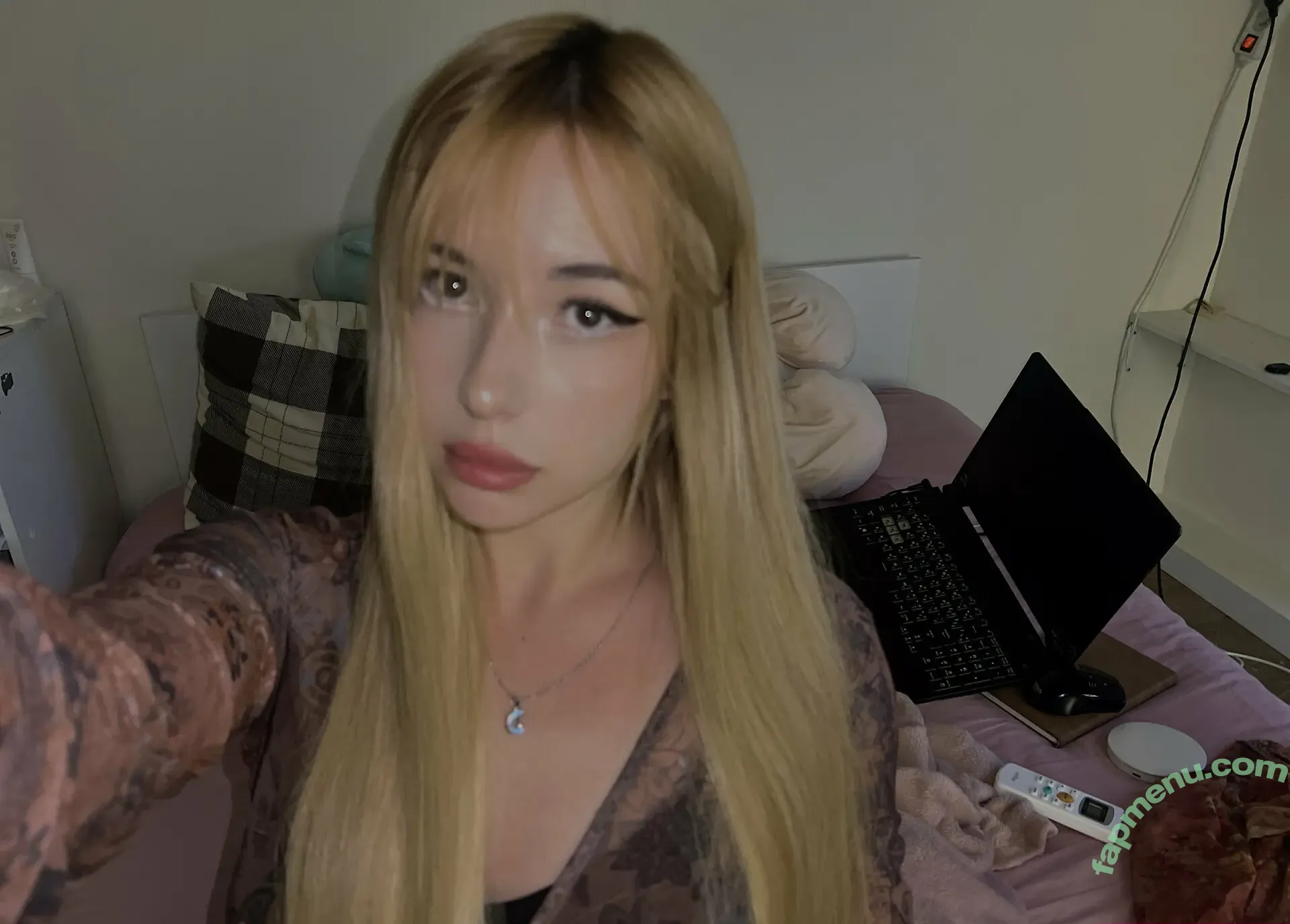 candyflipp nude photo #0034 (candyfl1pp)