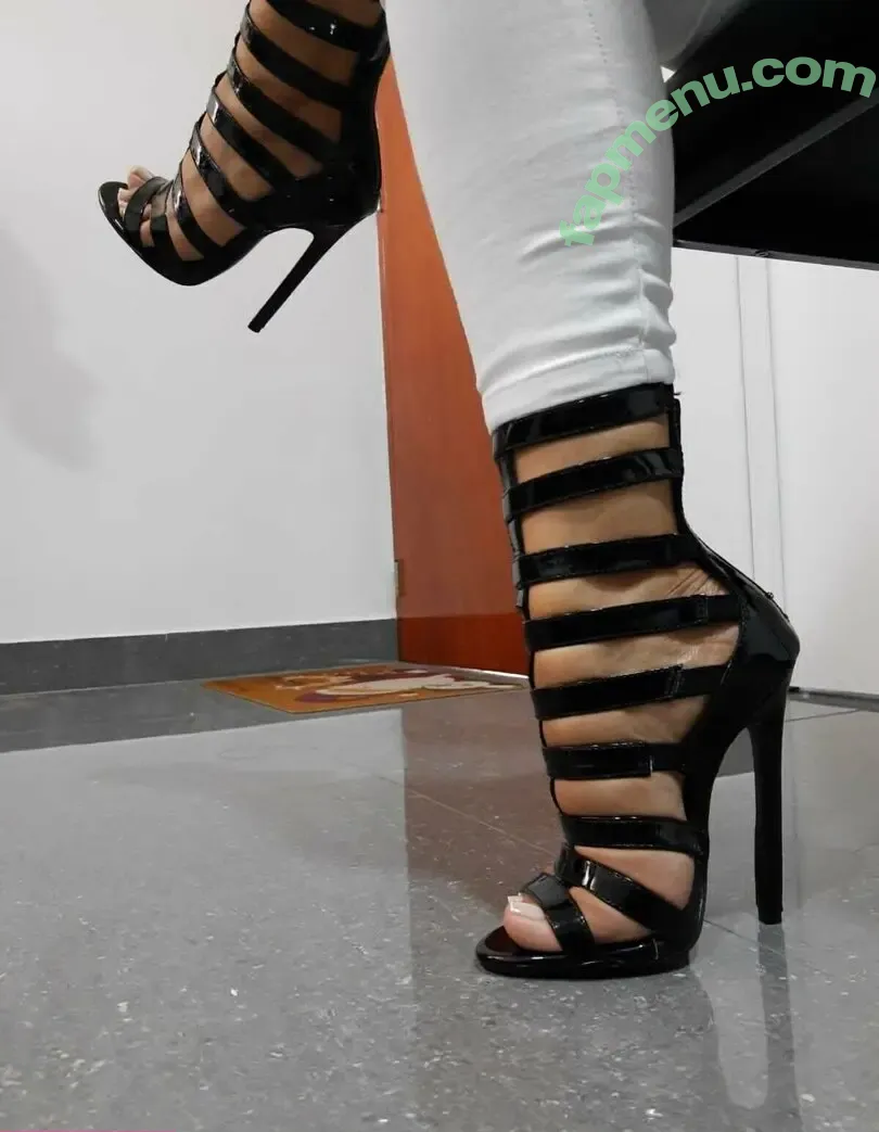 canelafeet1 nude photo #0021 (feetbonitoslatinos)