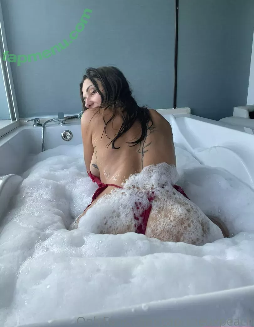 capricieuxpeach nude photo #0142 (capriipeach)