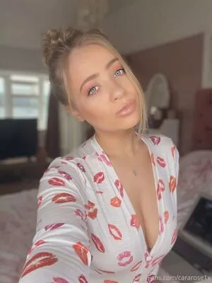 Cara Arabella / arabella_bitchx / lilbluex / rosec_xx nude photo #0092