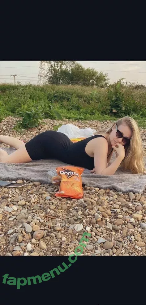 Cara Arabella nude photo #0003 (arabella_bitchx / lilbluex / rosec_xx)