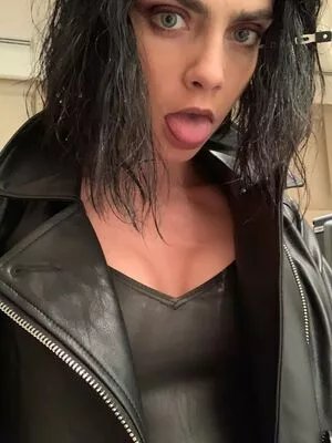 Cara Delevingne / CaraDelevingneOfficialPage / caradelevingne nude photo #1444