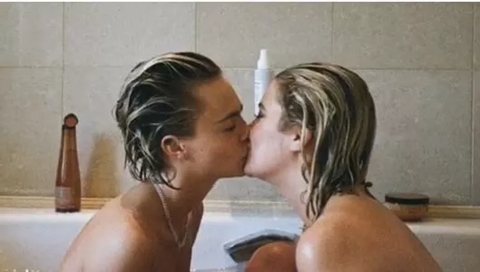 Cara Delevingne / CaraDelevingneOfficialPage / caradelevingne nude photo #1454