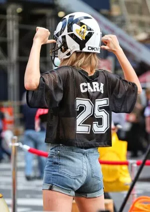 Cara Delevingne / CaraDelevingneOfficialPage / caradelevingne nude photo #1480