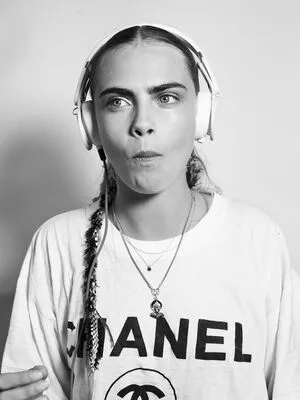 Cara Delevingne / CaraDelevingneOfficialPage / caradelevingne nude photo #1486