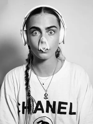 Cara Delevingne / CaraDelevingneOfficialPage / caradelevingne nude photo #1499