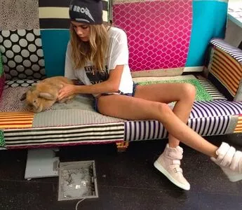 Cara Delevingne / CaraDelevingneOfficialPage / caradelevingne nude photo #1538