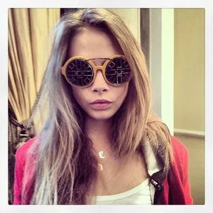 Cara Delevingne / CaraDelevingneOfficialPage / caradelevingne nude photo #1568
