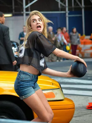 Cara Delevingne / CaraDelevingneOfficialPage / caradelevingne nude photo #1587