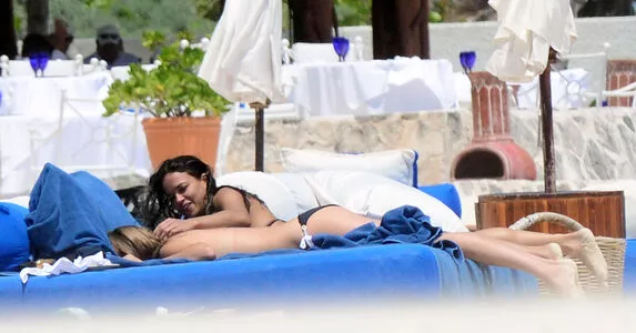 Cara Delevingne / CaraDelevingneOfficialPage / caradelevingne nude photo #1595