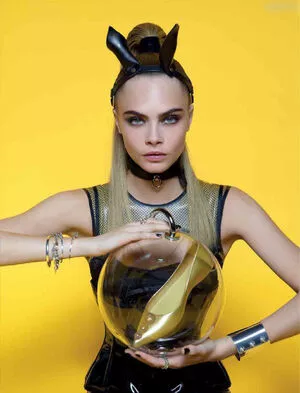 Cara Delevingne / CaraDelevingneOfficialPage / caradelevingne nude photo #1805